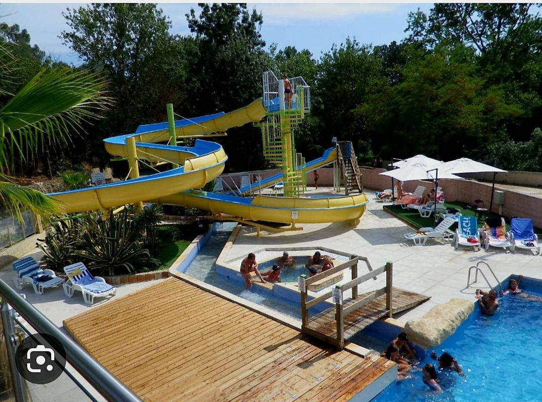 Mobile-home Climatisé Dans Avec Piscine Jusqu'à 6 Personnes Apartamento Hyères